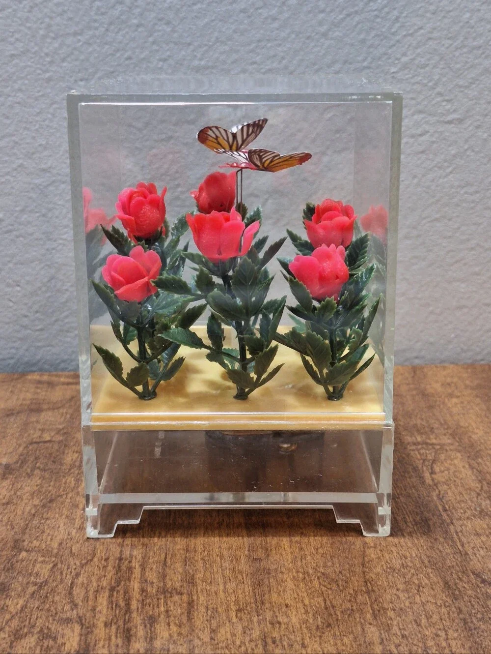 Vintage 1970s Aryclic Lucite 5 Inch Butterfly Pink Roses Music Box Works Retro